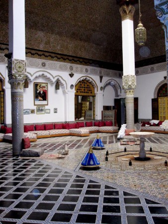 dom Dar Mnehbi, Fés